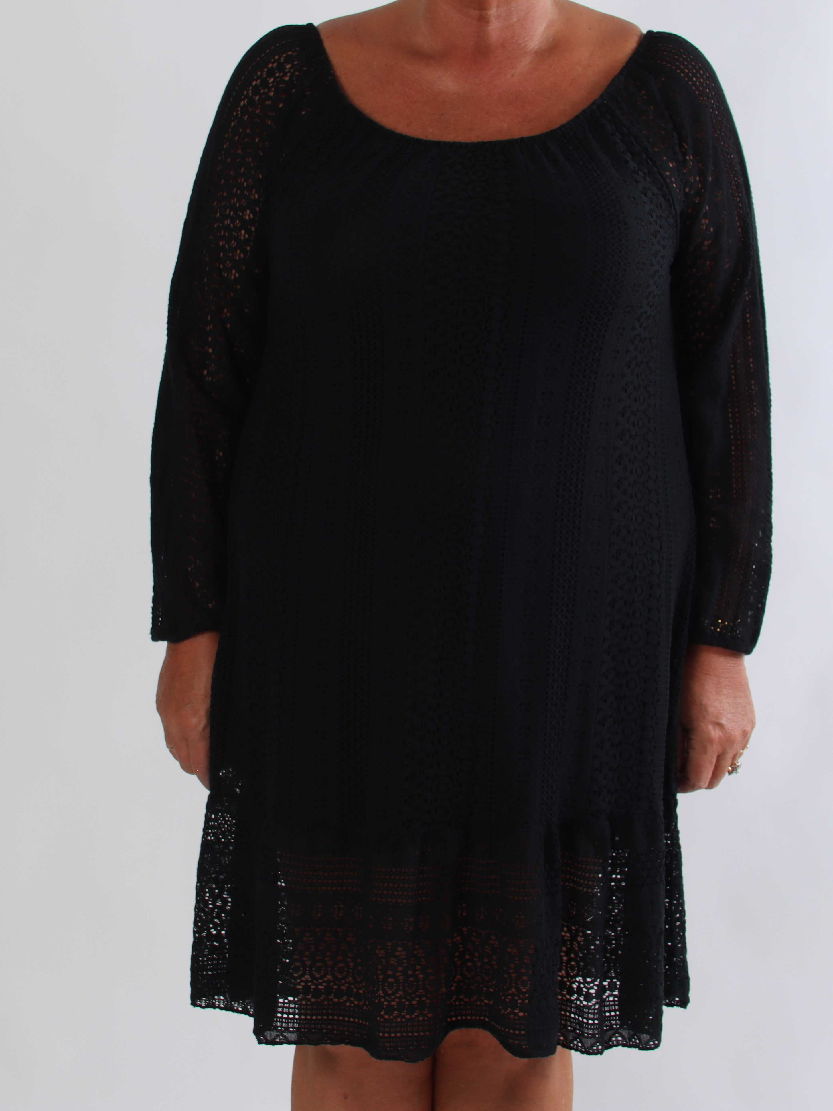 Galateia Long Sleeve – Feminin plus size klänning i mjuk bomullsspets